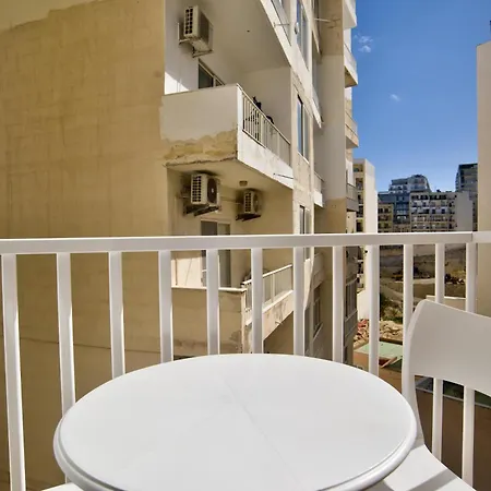 Sliema 2-Bedroom Central Apartments And Penthouse With Jacuzzi Exterior photo